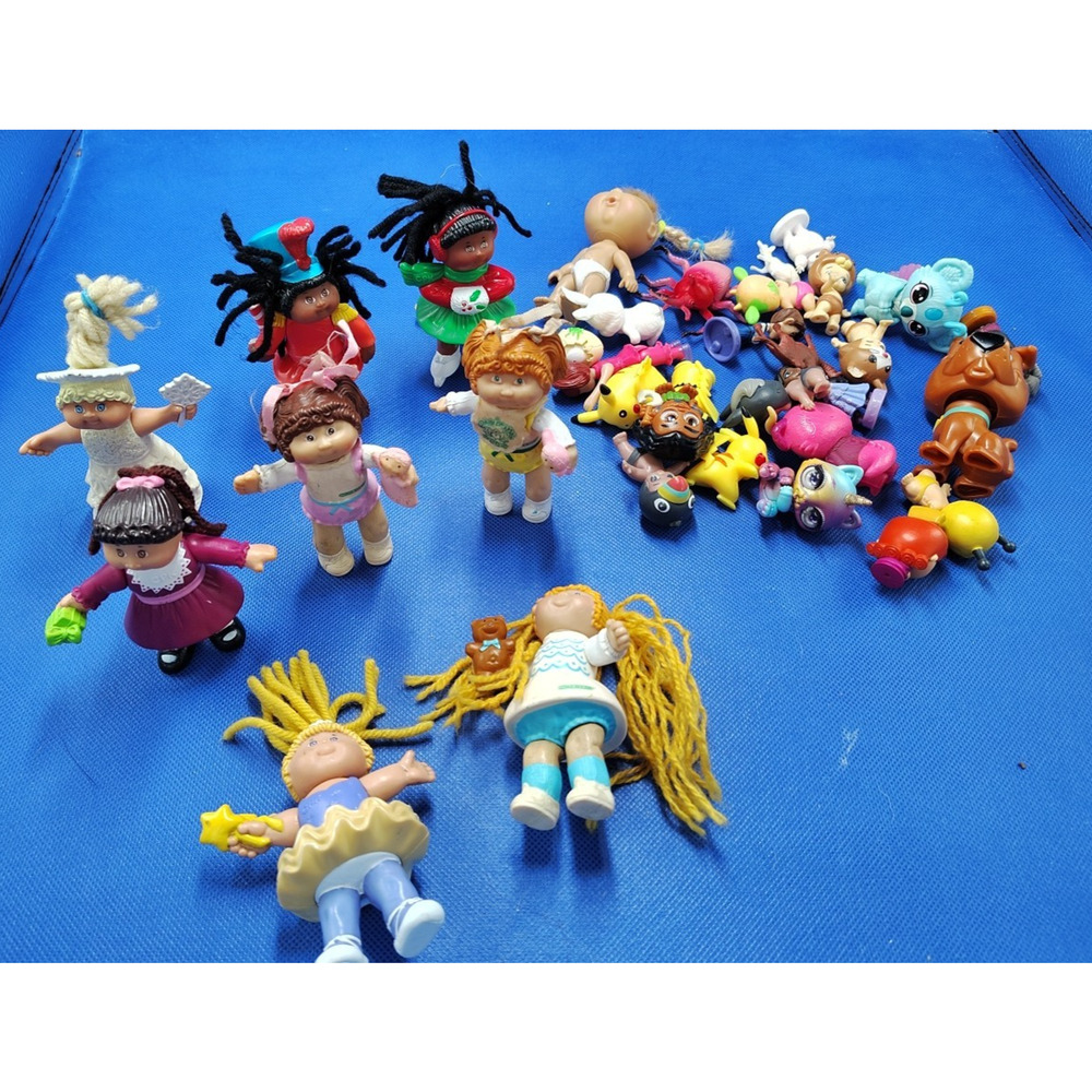 assortment of small dolls/animals, small dolls/toys assorted dolls (TY025)